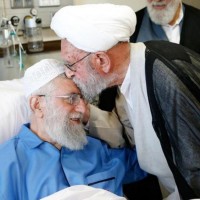 عيادة العلماء والشخصيات للإمام الخامنئي حفظه الله في المستشفى